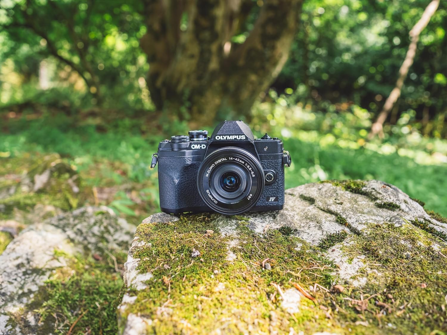 OM SYSTEM Olympus E-M10 Mark IV Black Micro Four Thirds System Camera M.Zuiko Digital ED 14-42mm F3.5-5.6 EZ kit 20MP Sensor 5-Axis Image Stabilization 4K Video Wi-Fi | 20.3MP Micro Four Thirds Sensor, 5-Axis Ibis, 4K UHD Video, M.zuiko 14-42mm Ez Kit Lens, WI-FI - Image 7
